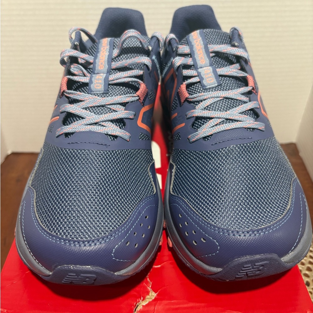 New Balance Women Navy and Coral Athletic Shoes 11Wide